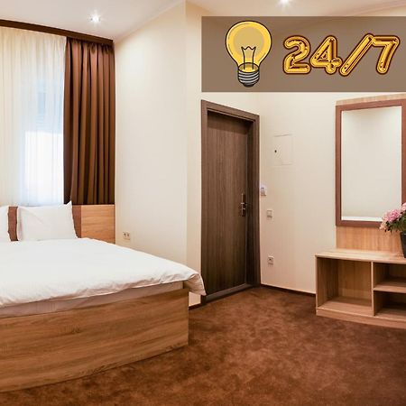 Twin Apart Hotel Киев Екстериор снимка